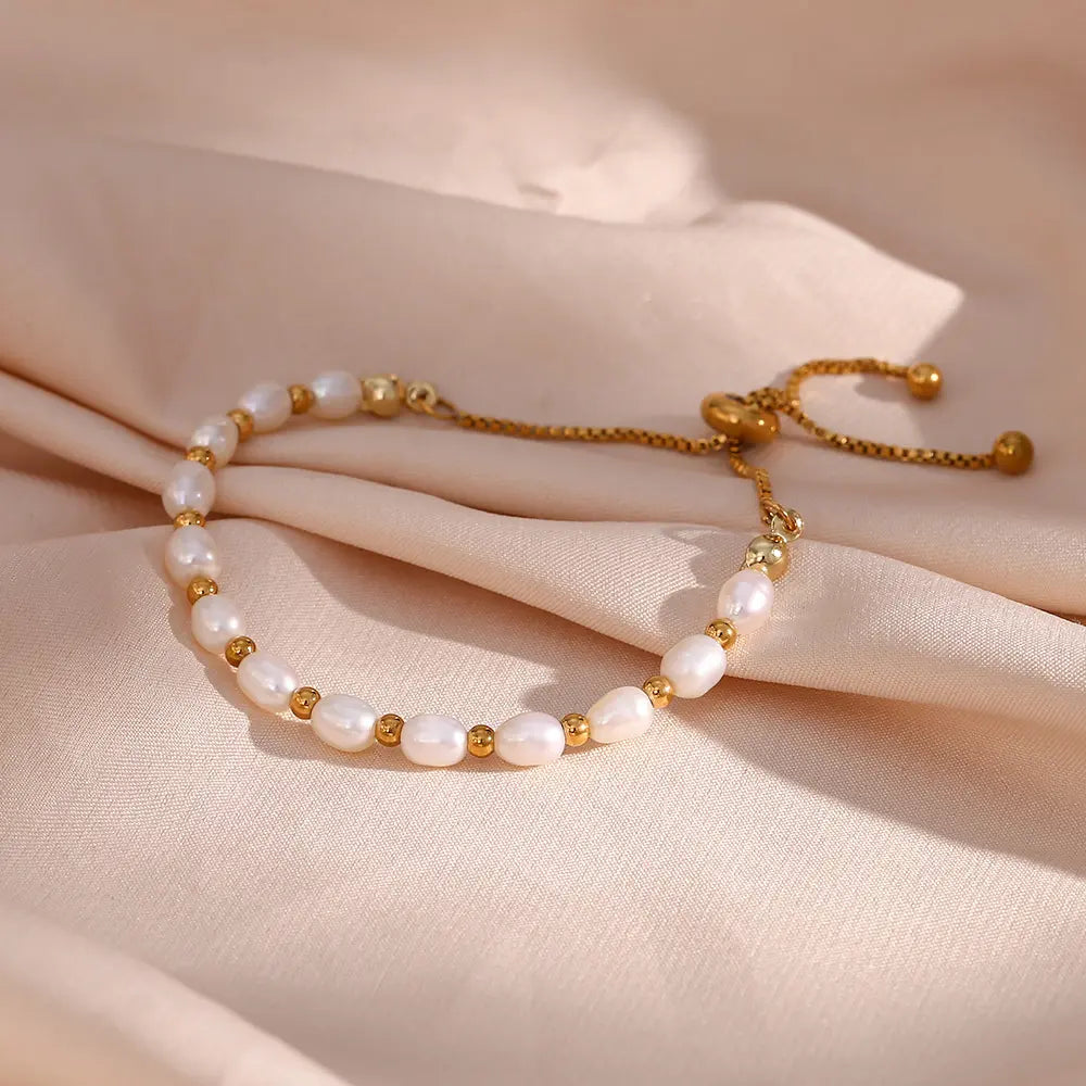 Elegantes romantisches Perlenarmband