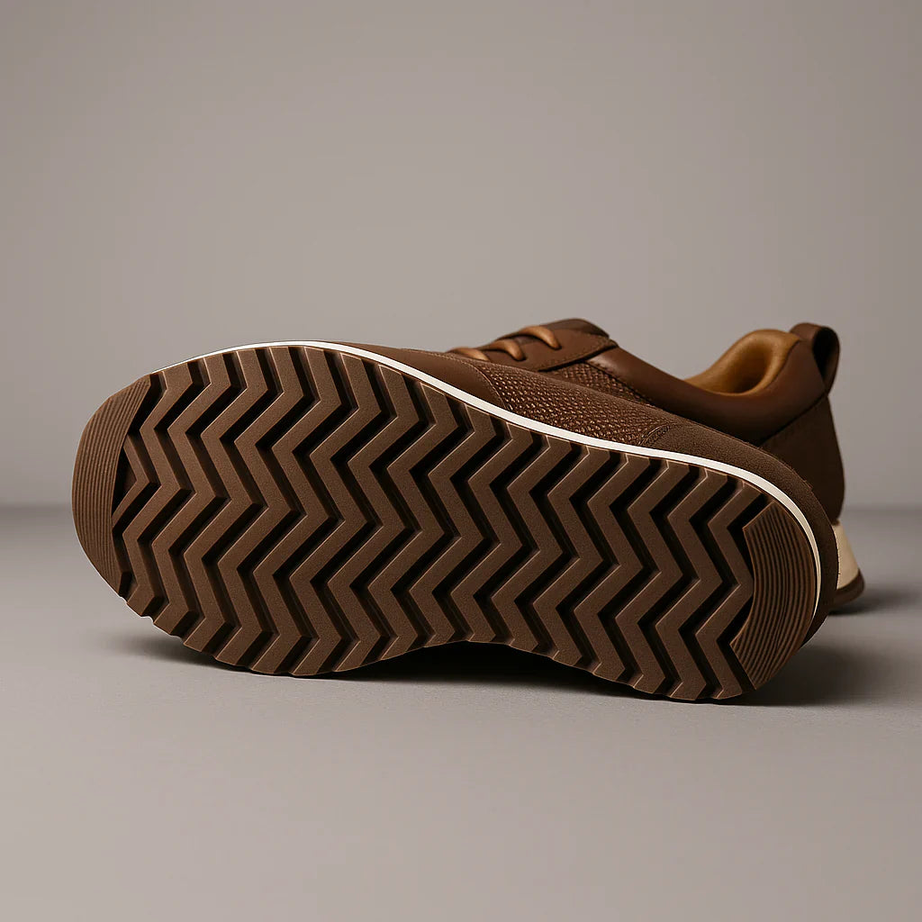 Constance Leder Sneaker