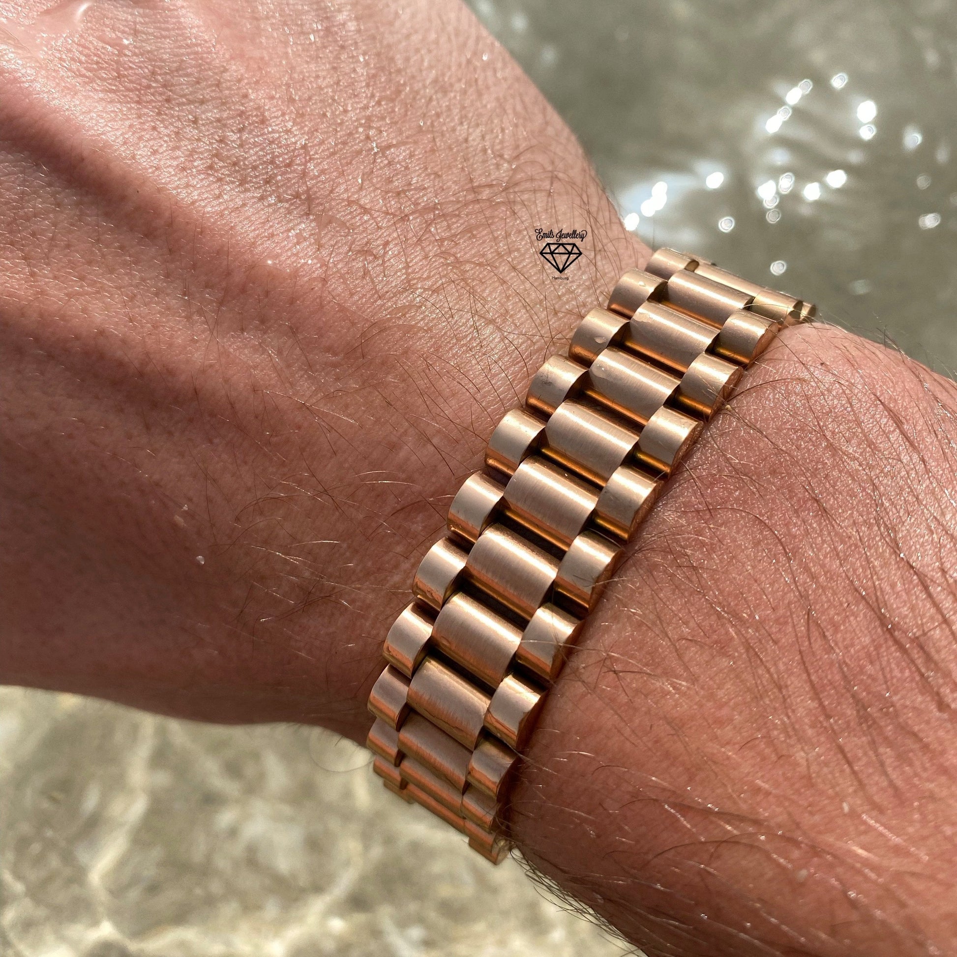 President armband rose