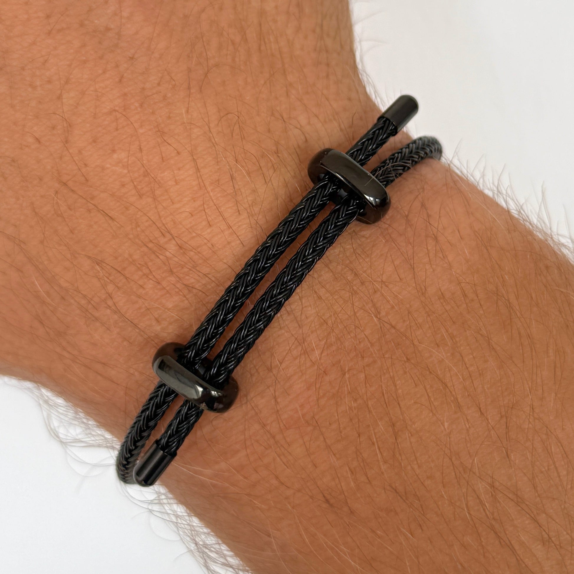Woven steel rope armband all black