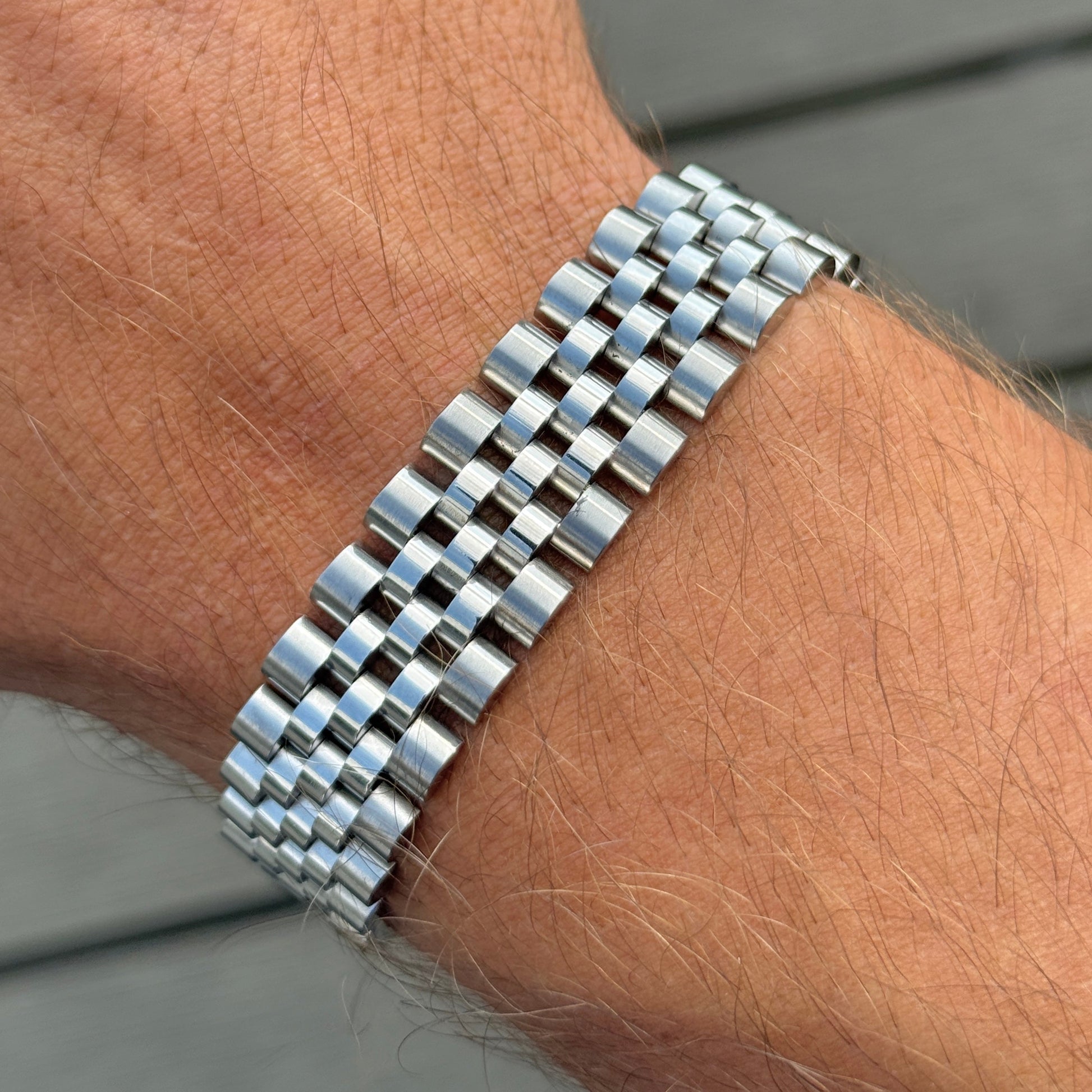 Noble armband steel