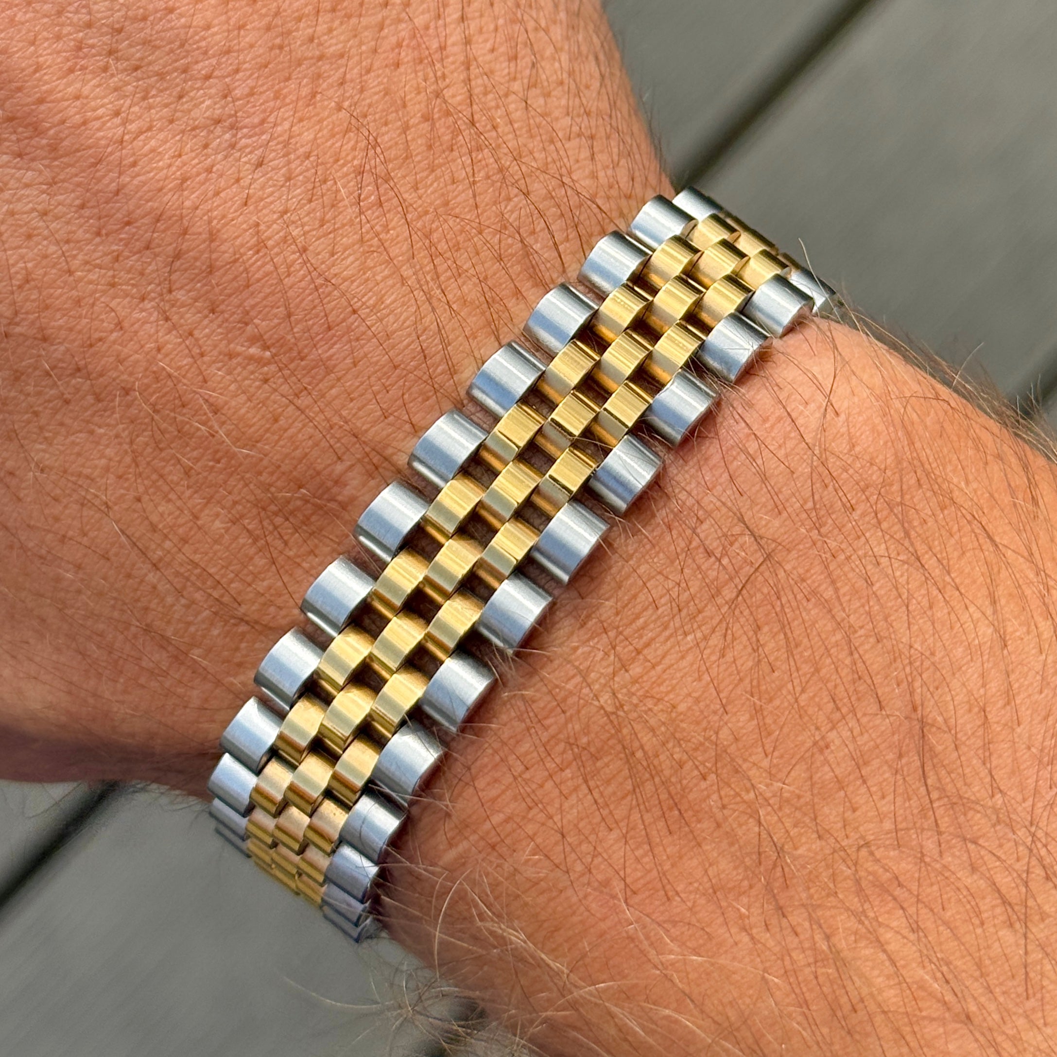 Noble armband two tone