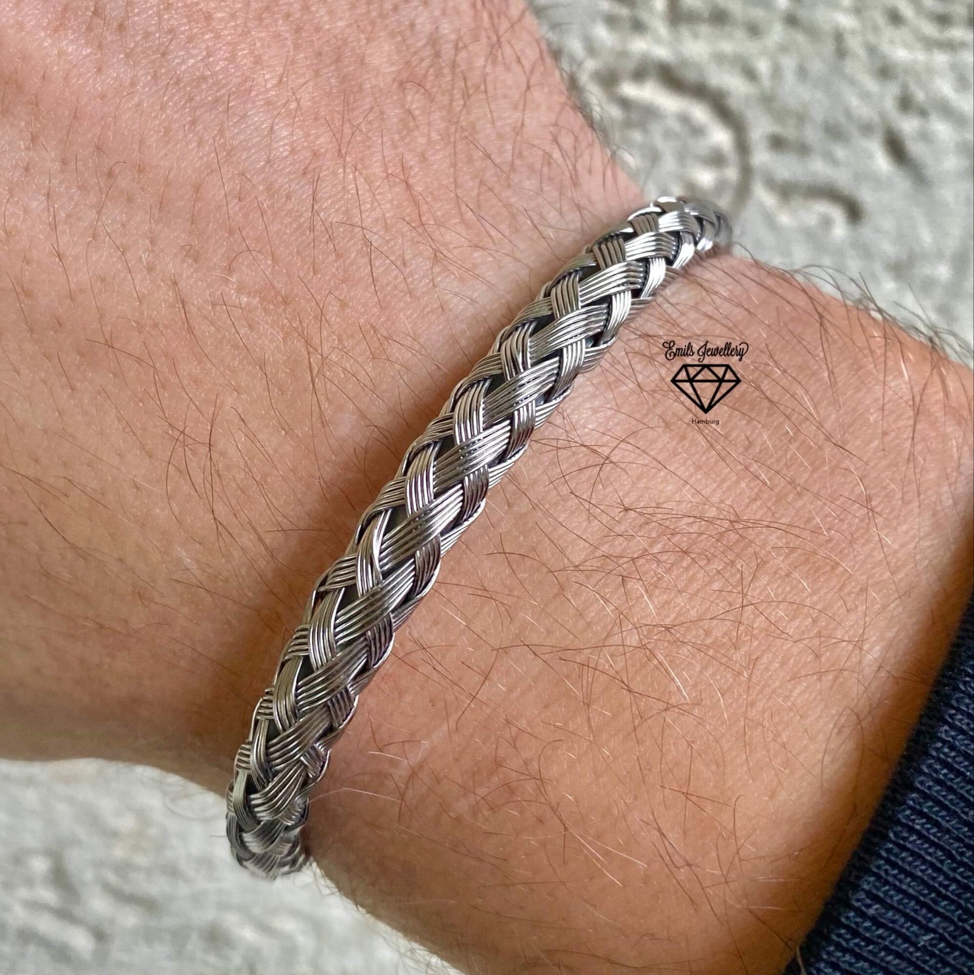 Titan bangle steel