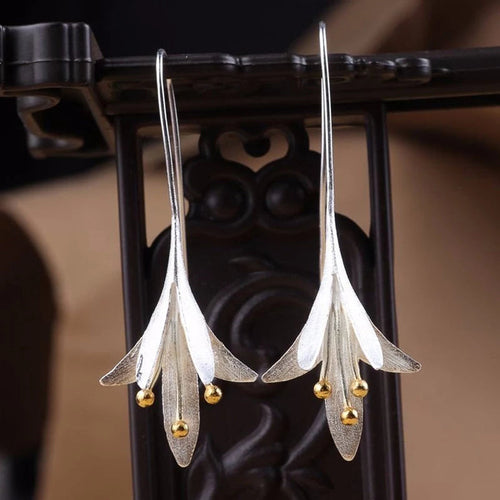 Elegante silberne Blumen Ohrringe