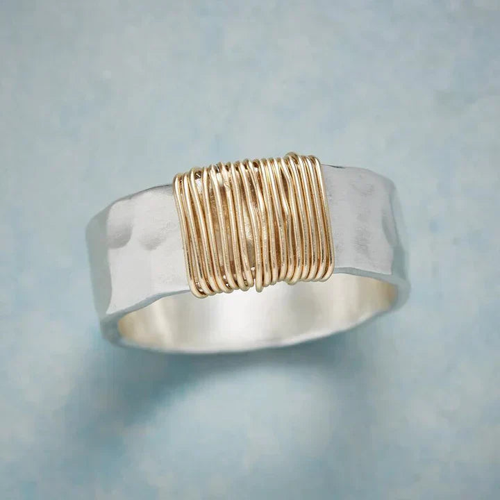 Zeitloser Vintage Ring in Gold und Silber