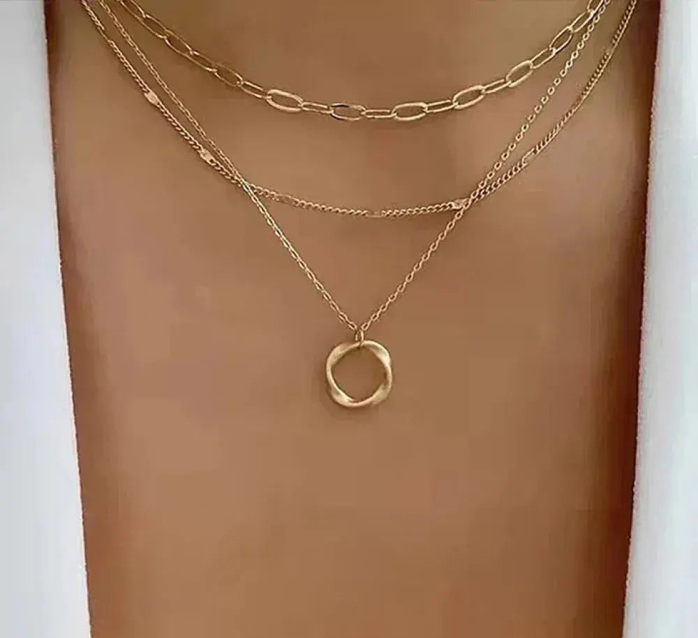 Klassische goldene Layer-Halskette mit Anhänger-Design